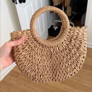 Woven Round Straw Handbag - Natural Tan